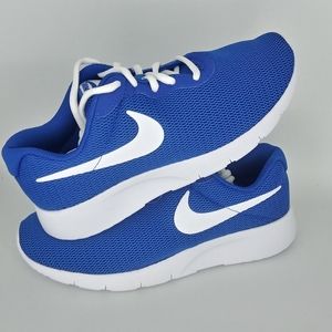 SOLD OUT 💙New Nike Tanjun Sneakers💙